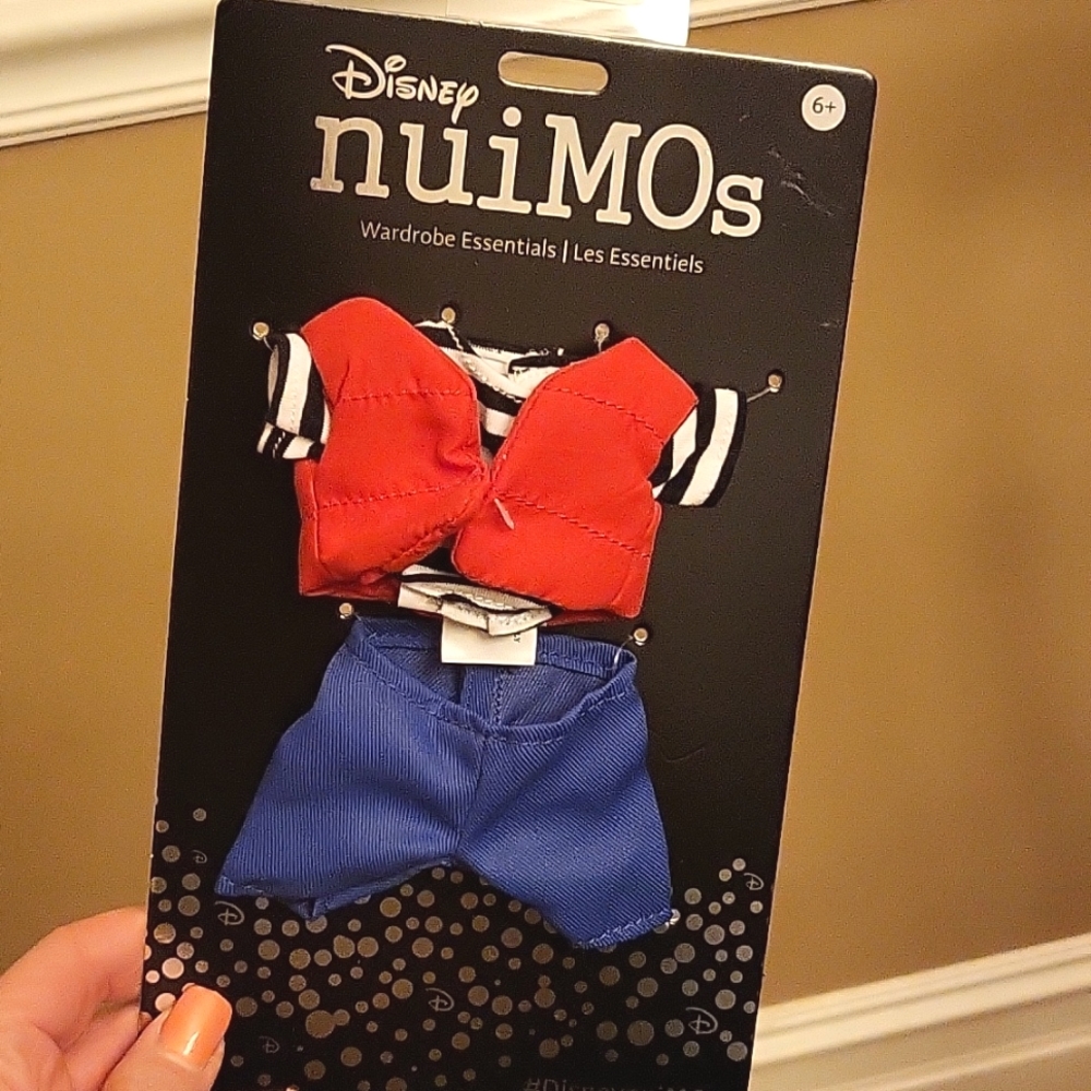 Disney Nuimos Outfit